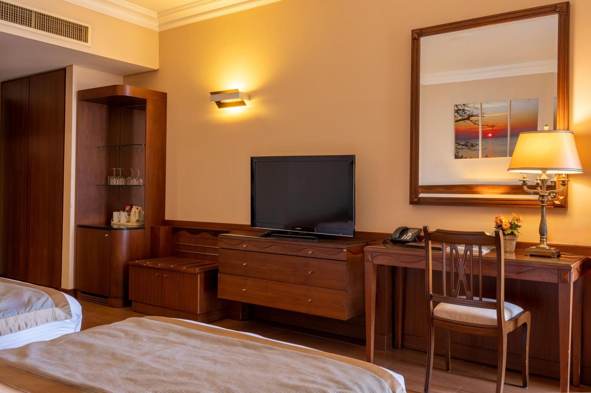 Jiyeh Marina Resort Hotel & Chalets ジエ エクステリア 写真