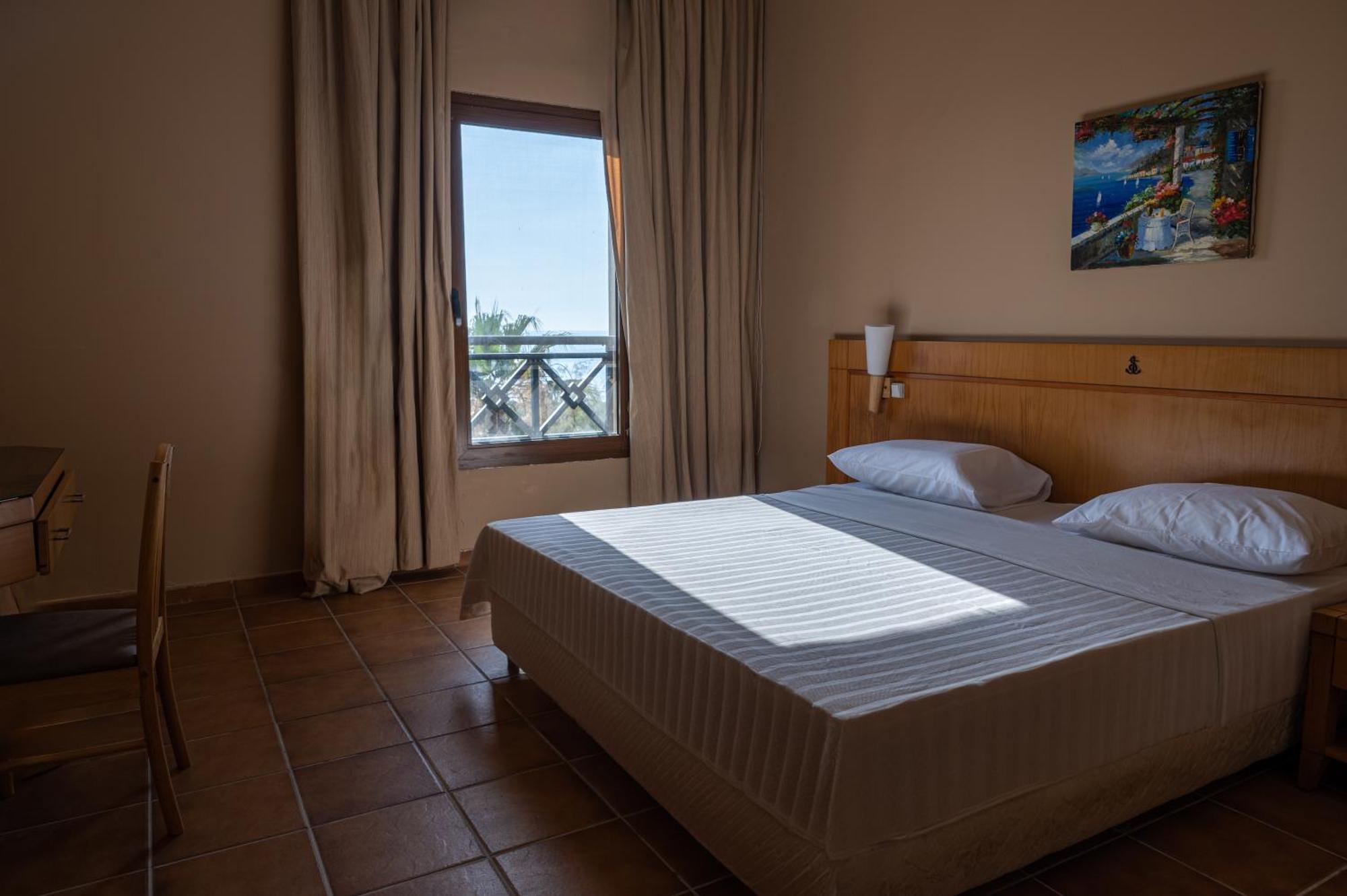 Jiyeh Marina Resort Hotel & Chalets ジエ エクステリア 写真