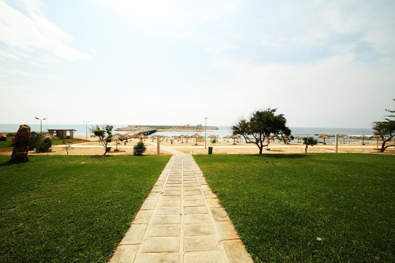 Jiyeh Marina Resort Hotel & Chalets ジエ エクステリア 写真
