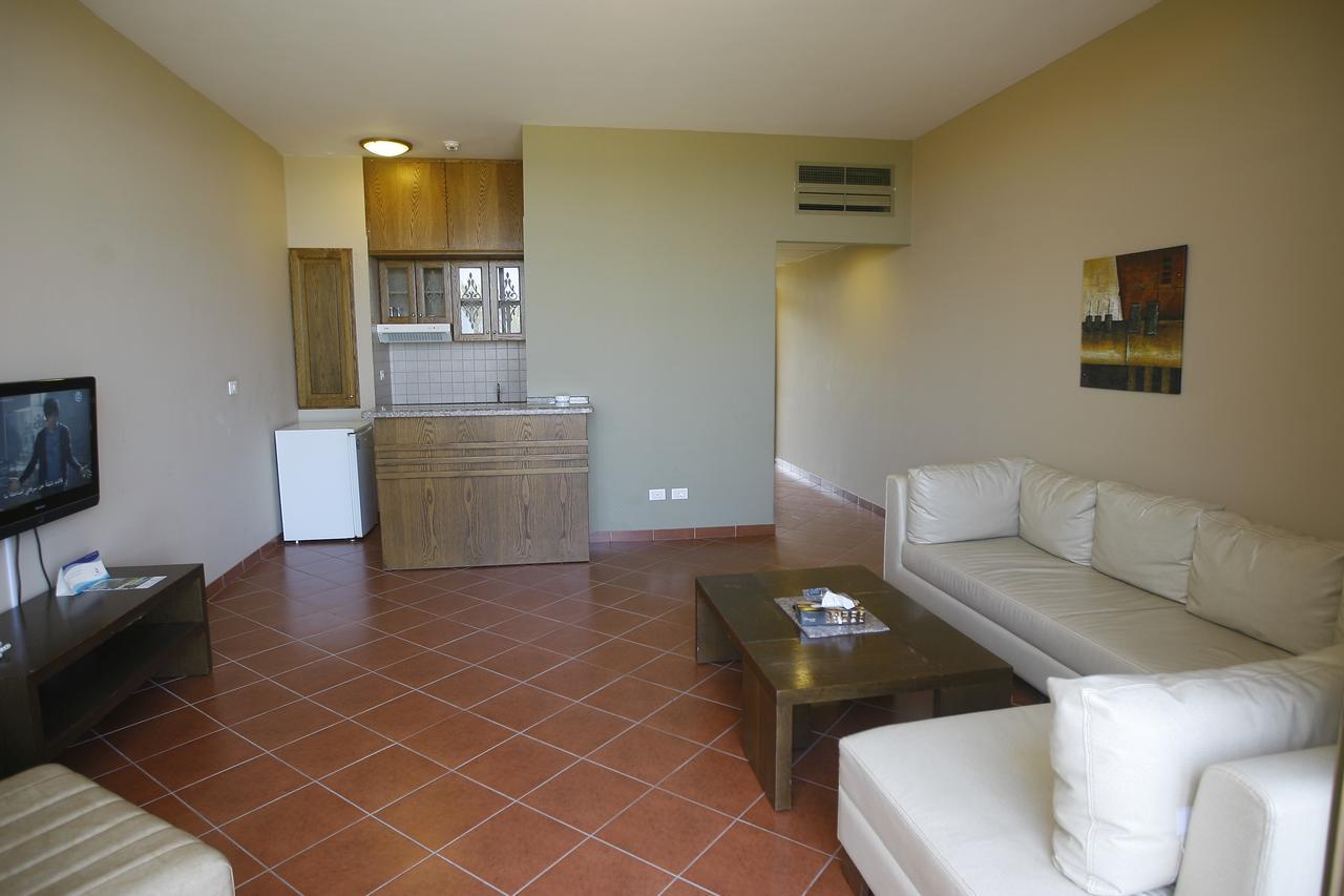 Jiyeh Marina Resort Hotel & Chalets ジエ エクステリア 写真